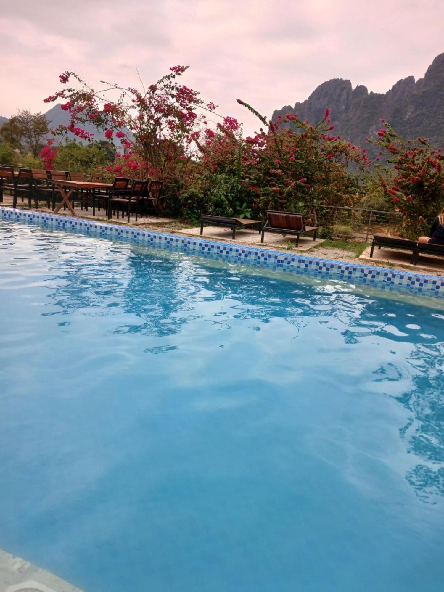 Riverside Garden Hostel Vang Vieng Exterior photo